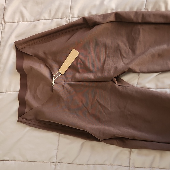 SKIMS Brown Shapewear Leggings - Picture 3 of 4